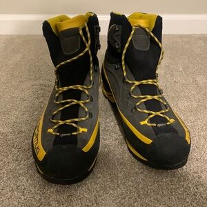 La Sportiva mountaineering boots worn once